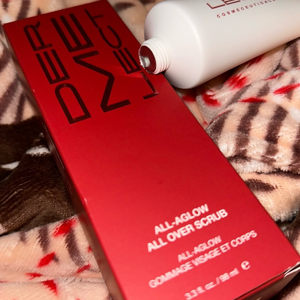 DERMELECT- All-Aglow All Over Scrub